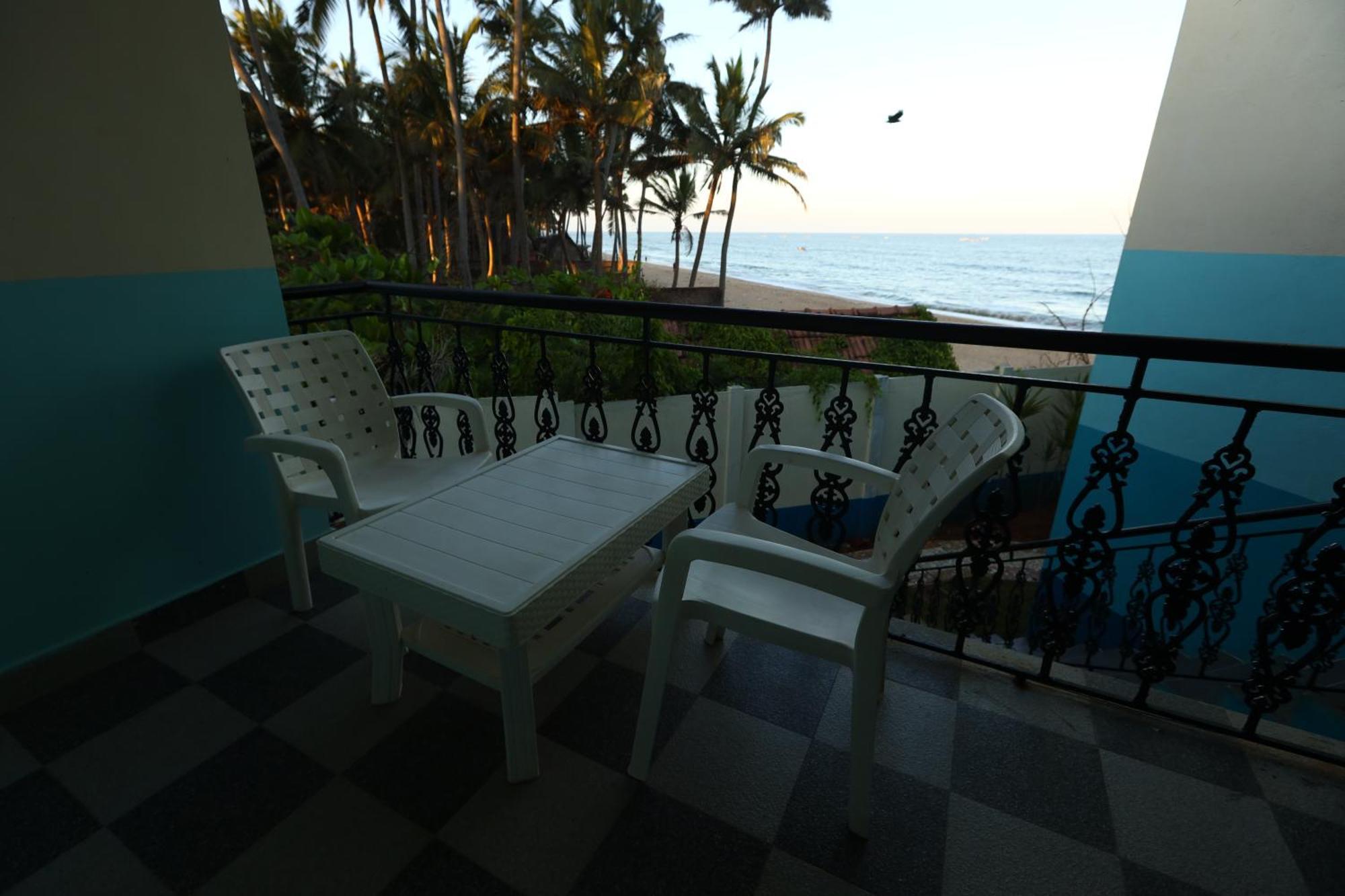 Lamel Cove Beach Resort Pondicherry Exterior foto